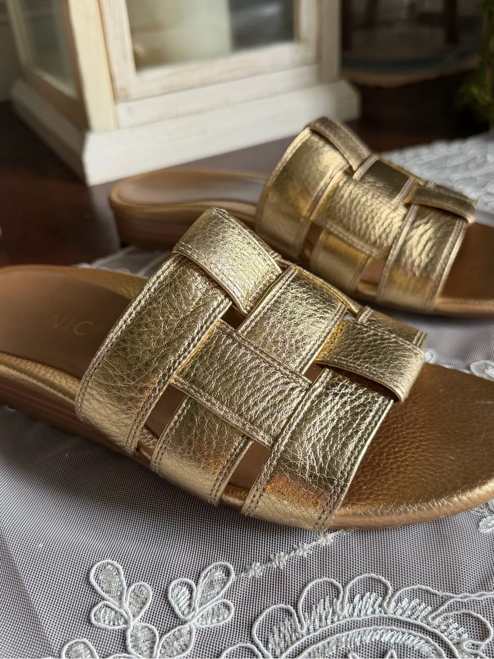 Vionic Gold Metallic Leather Glendora Slide Sandals Shoes Sz 7